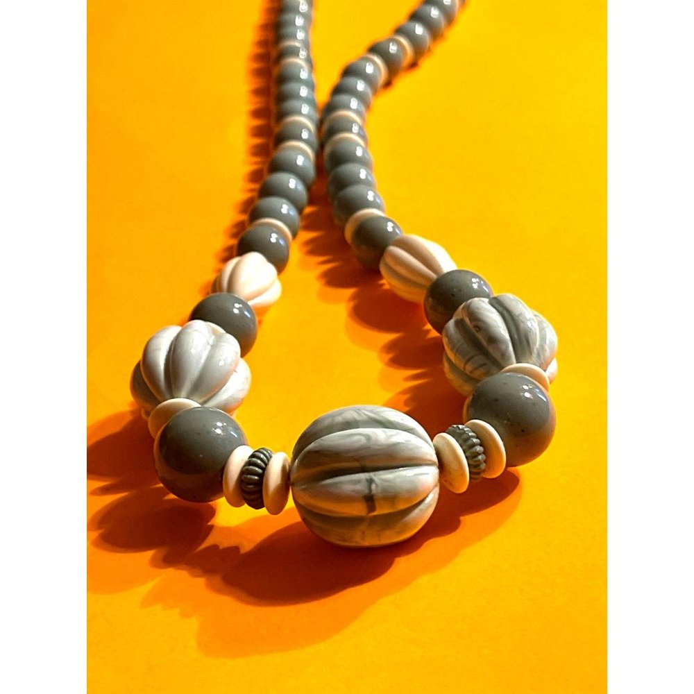 Retro Chunky Beaded Light Green and White Lucite Vintage Necklace Unique!